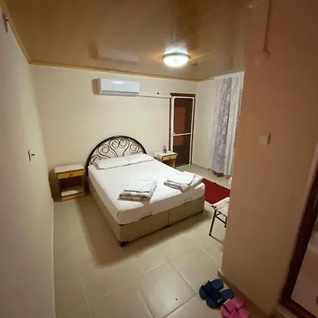 Hostel Elmas *